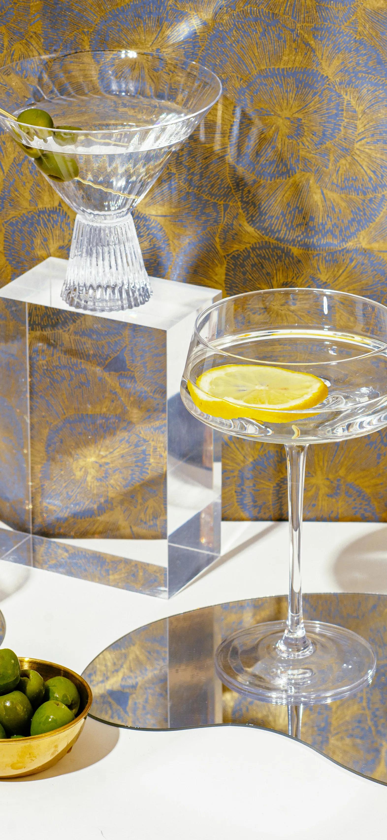 lemon-water-glass-aesthetic-mobile